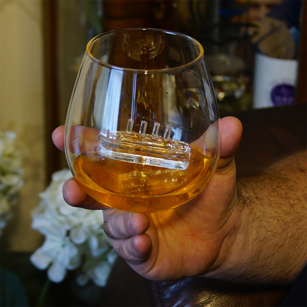Red5 Sinking Ship in a Glass Image 3