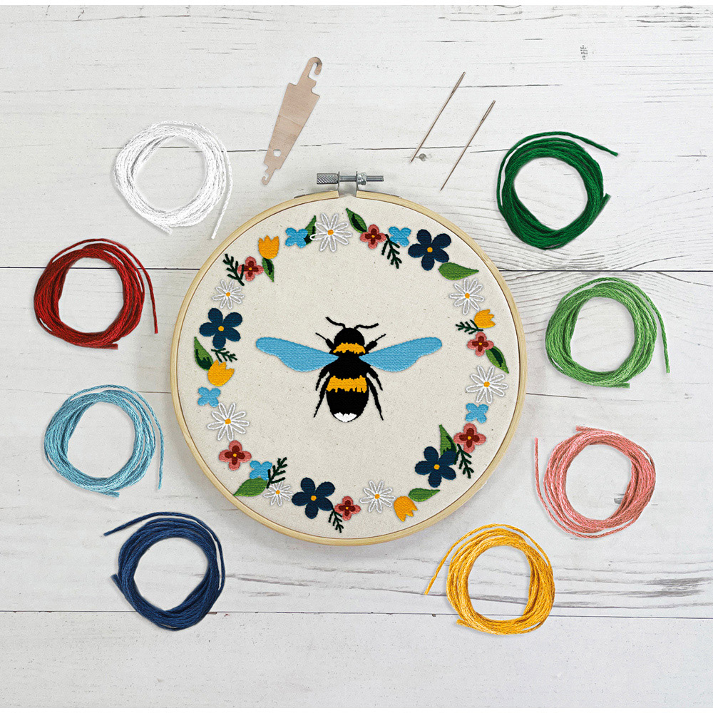 Sew & So On Bumble Bee Embroidery Kit Image 3