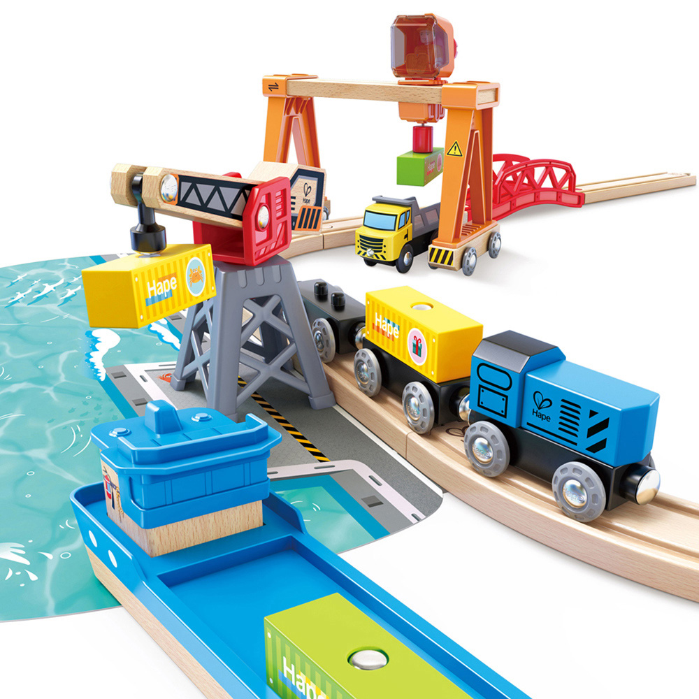 Hape Lift and Load Harbour Play Set Image 3
