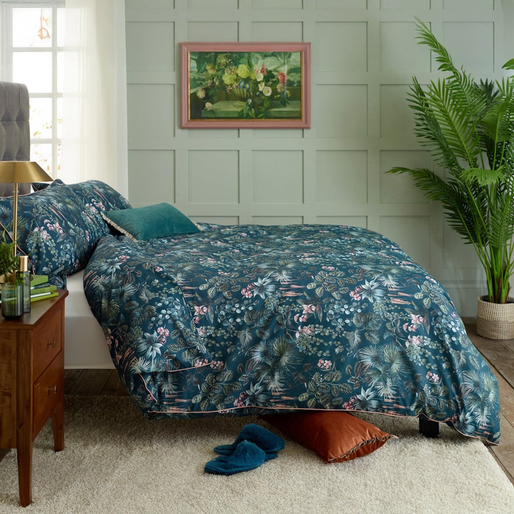 Deyongs Tropical Leaves Super King Size Reversible Duvet Set Image 2