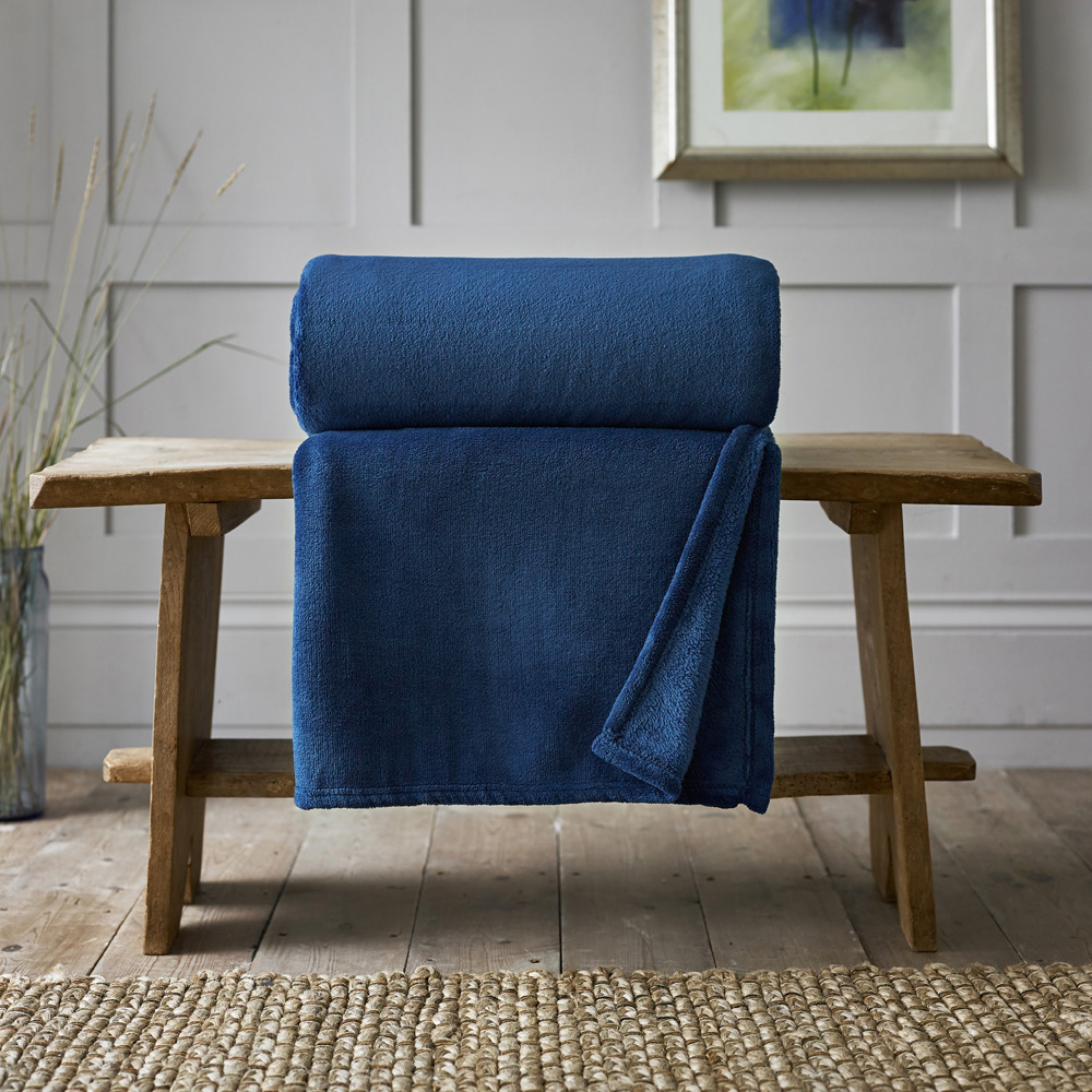 Deyongs Navy Snuggle Touch Throw 140 x 180cm Image 2