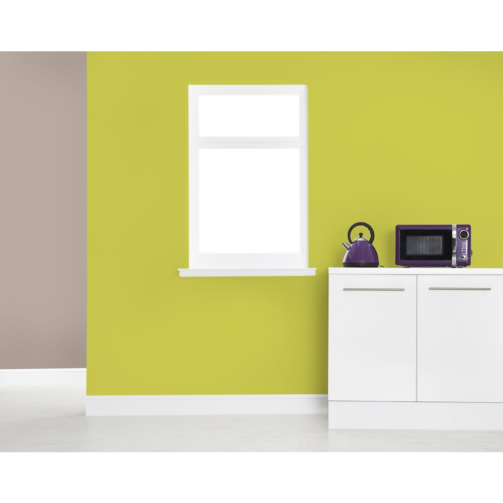 Dulux Kitchen+ Matt Emulsion Paint Luscious Lime 2.5L Image 3