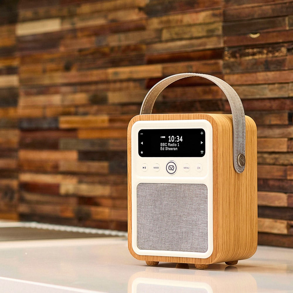 VQ Monty Oak DAB Digital Radio Image 2
