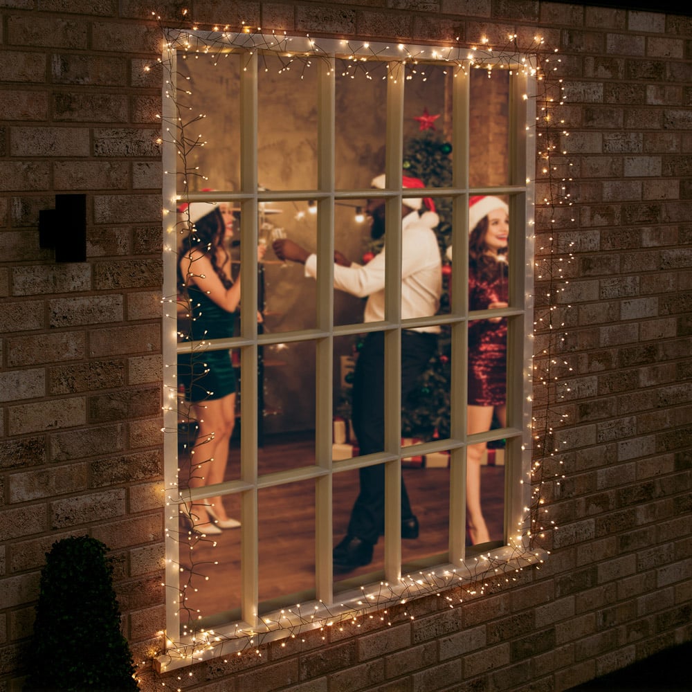 The Christmas Workshop 5.6m 680 Warm White LED Green Cluster String Light Image 4