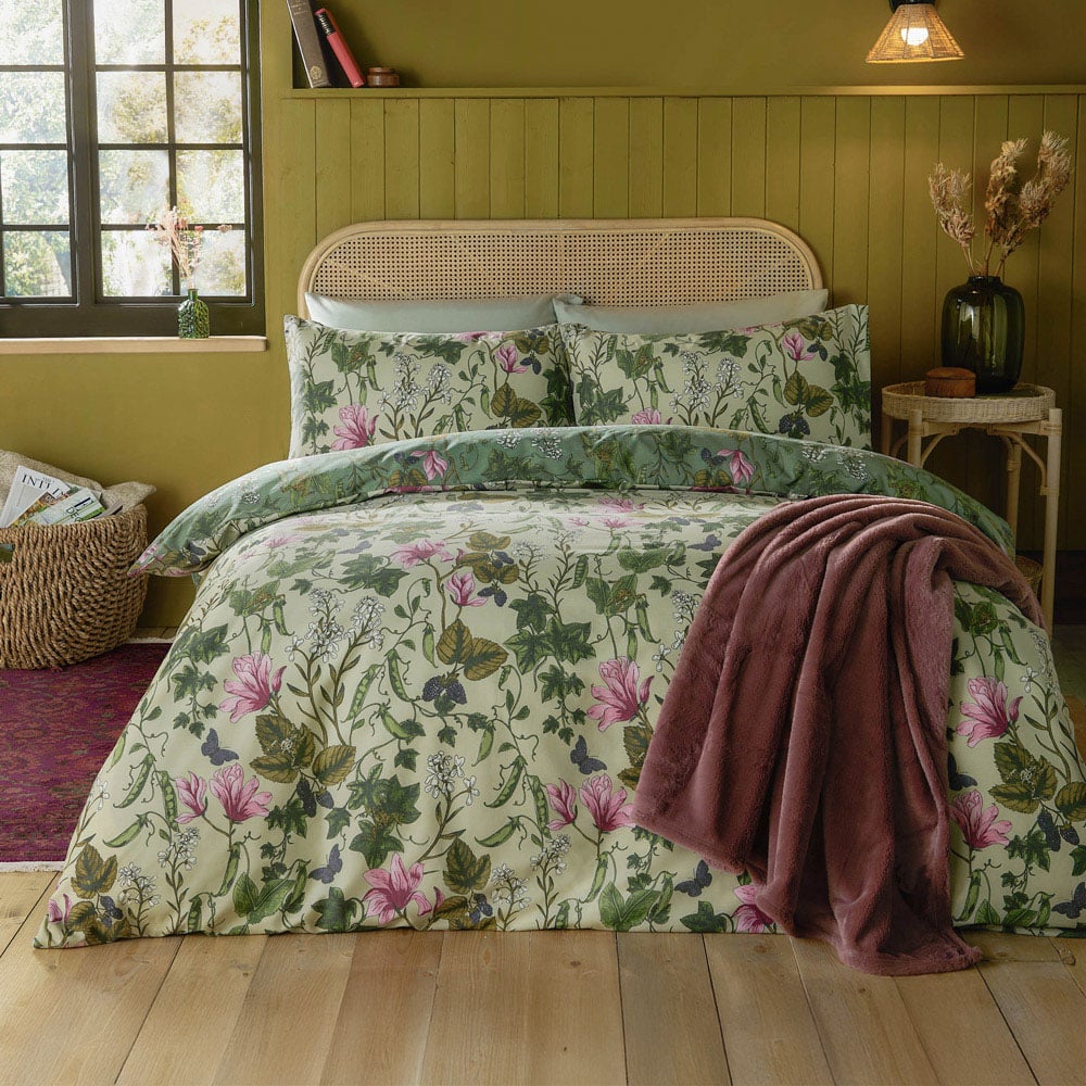 Furn King Size Mystic Berry Floral Reversible Duvet Set Image 1