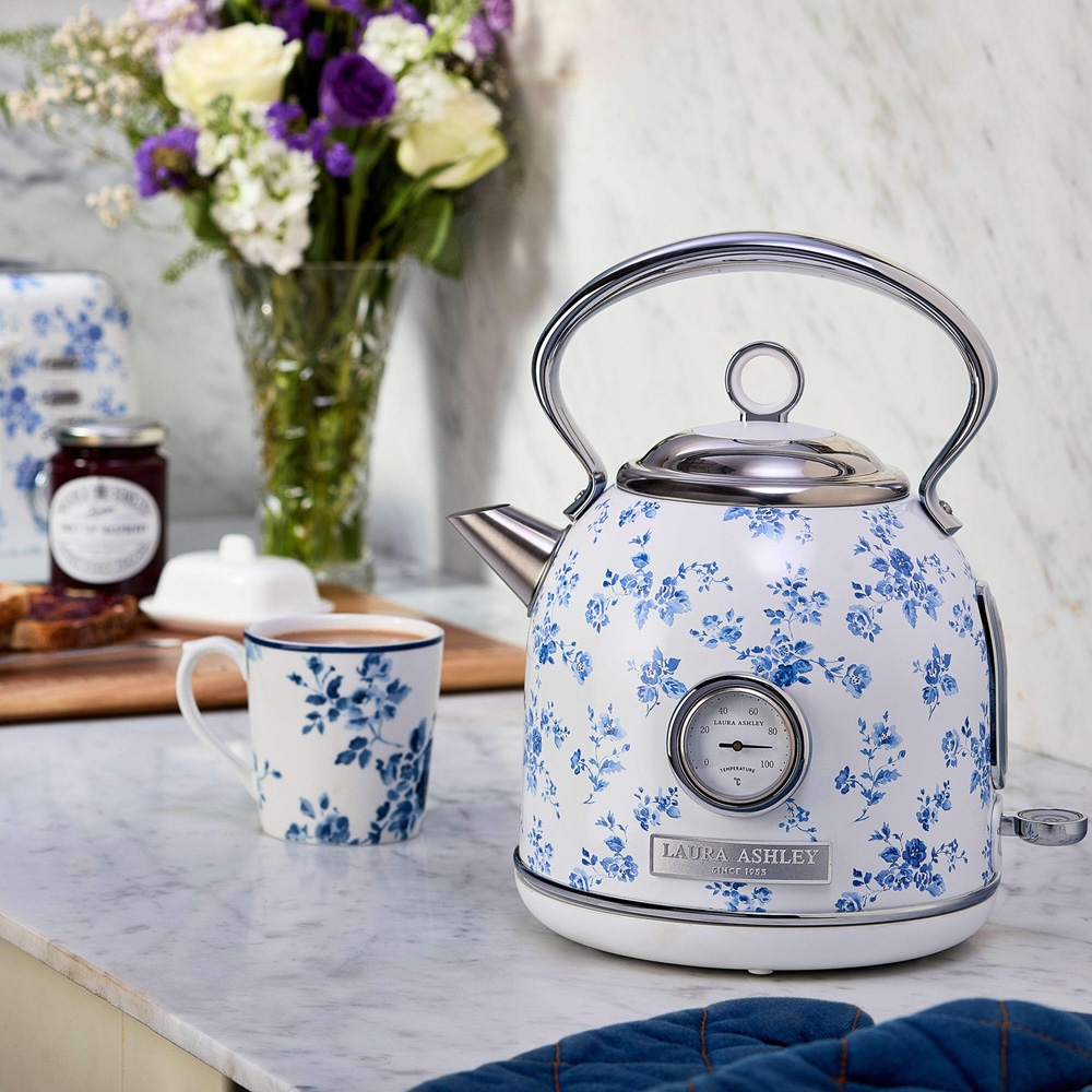 Laura Ashley VQSBPKK336LACR China Rose 1.7L Dome Kettle Image 2