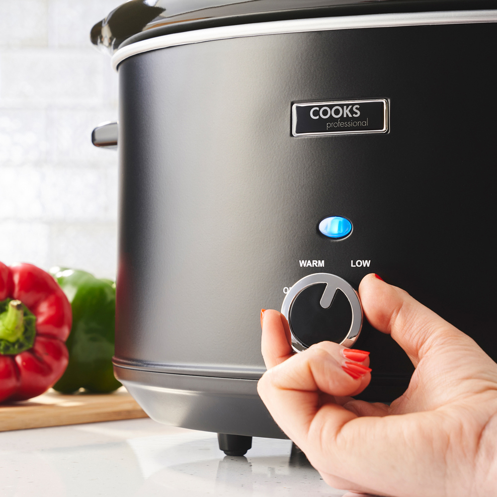 Cooks Professional 8L Black Stainless Steel Slow Cooker with Removable Ceramic Pot Bowl Image 4