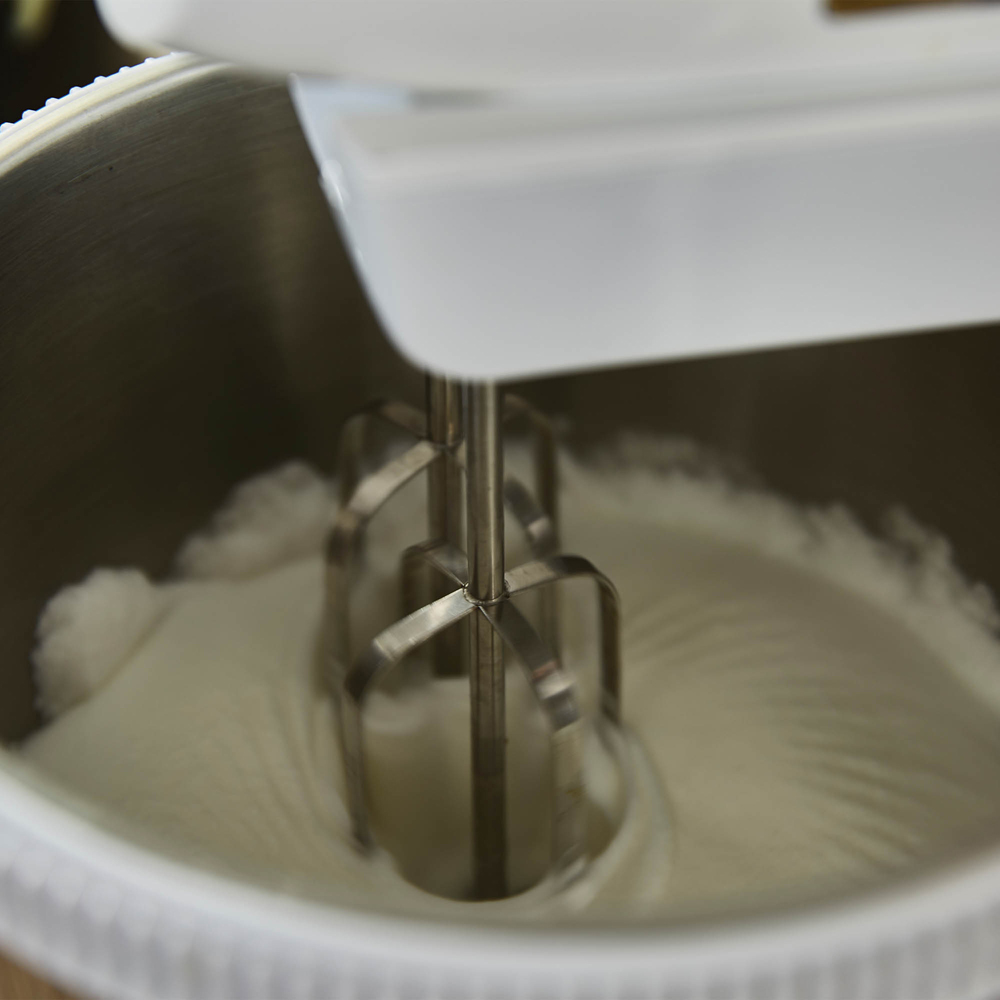 Kenwood HMP34.A0W Chefette Lite 3L Hand Mixer with Rotating Bowl Image 6