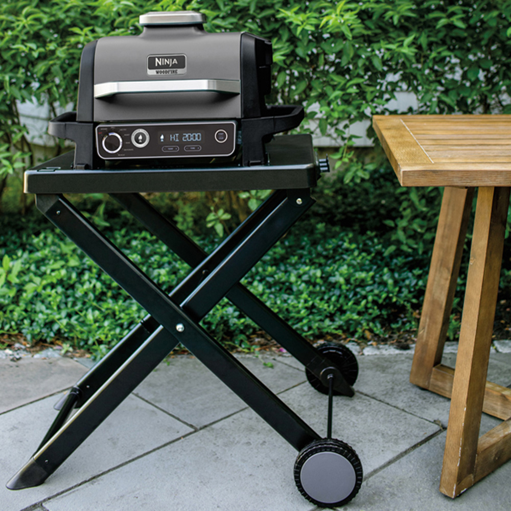 Ninja Woodfire XSKGRLLSTDEUK Foldable Electric BBQ Grill Stand Image 2