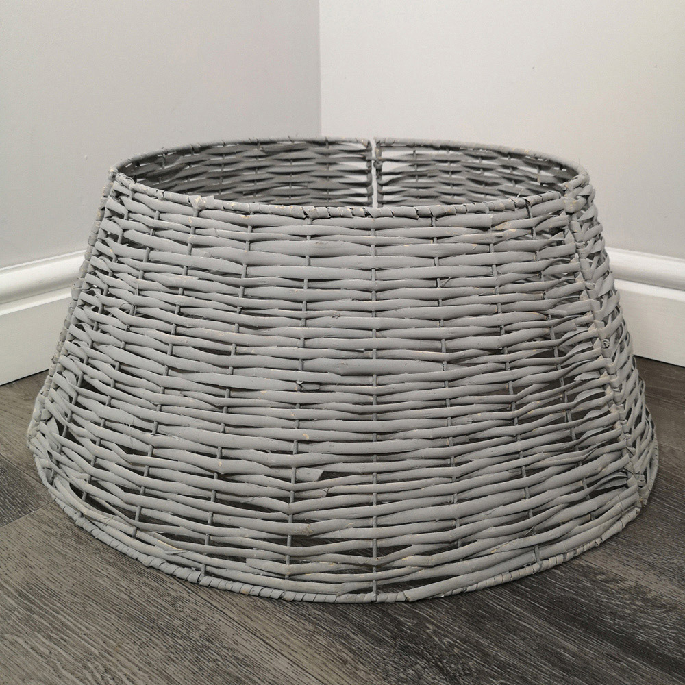 Samuel Alexander Light Grey KD Rattan Large Christmas Tree Skirt Image 2