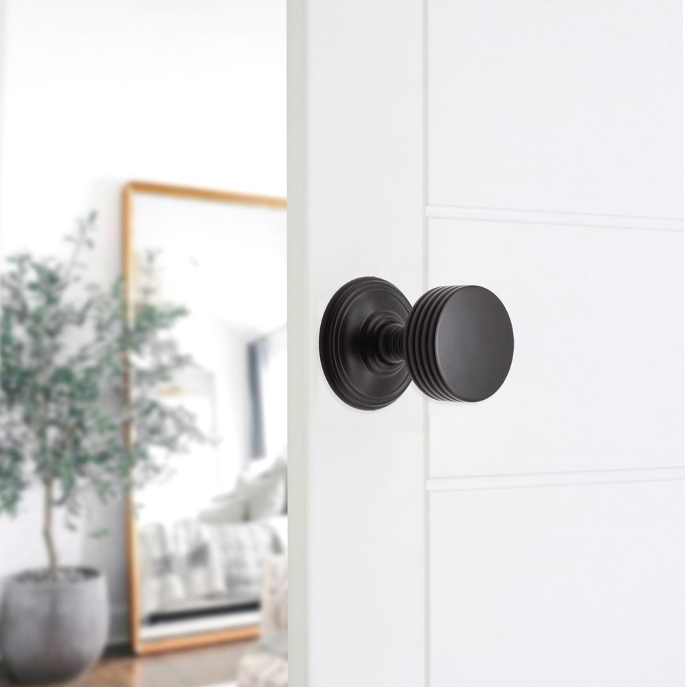 Spira Brass Matt Black Oxford Mortice Door Knob 2 Pack Image 2