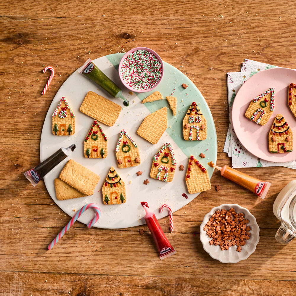 Dr. Oetker Christmas Glittery Decorating Icing Image 2
