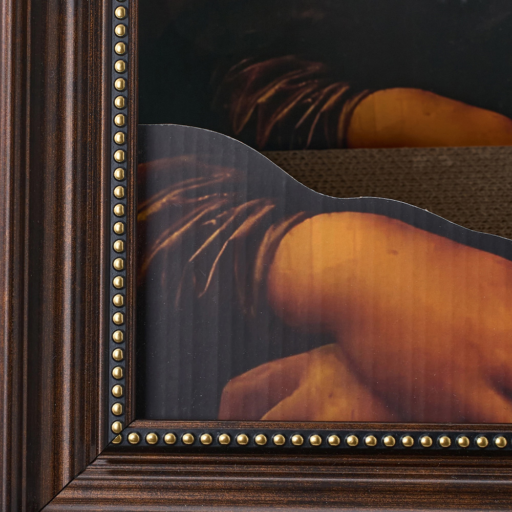 H&O Direct 3D Mona Lisa Artistic Triangular Frame Cat Scratcher Bed Image 3
