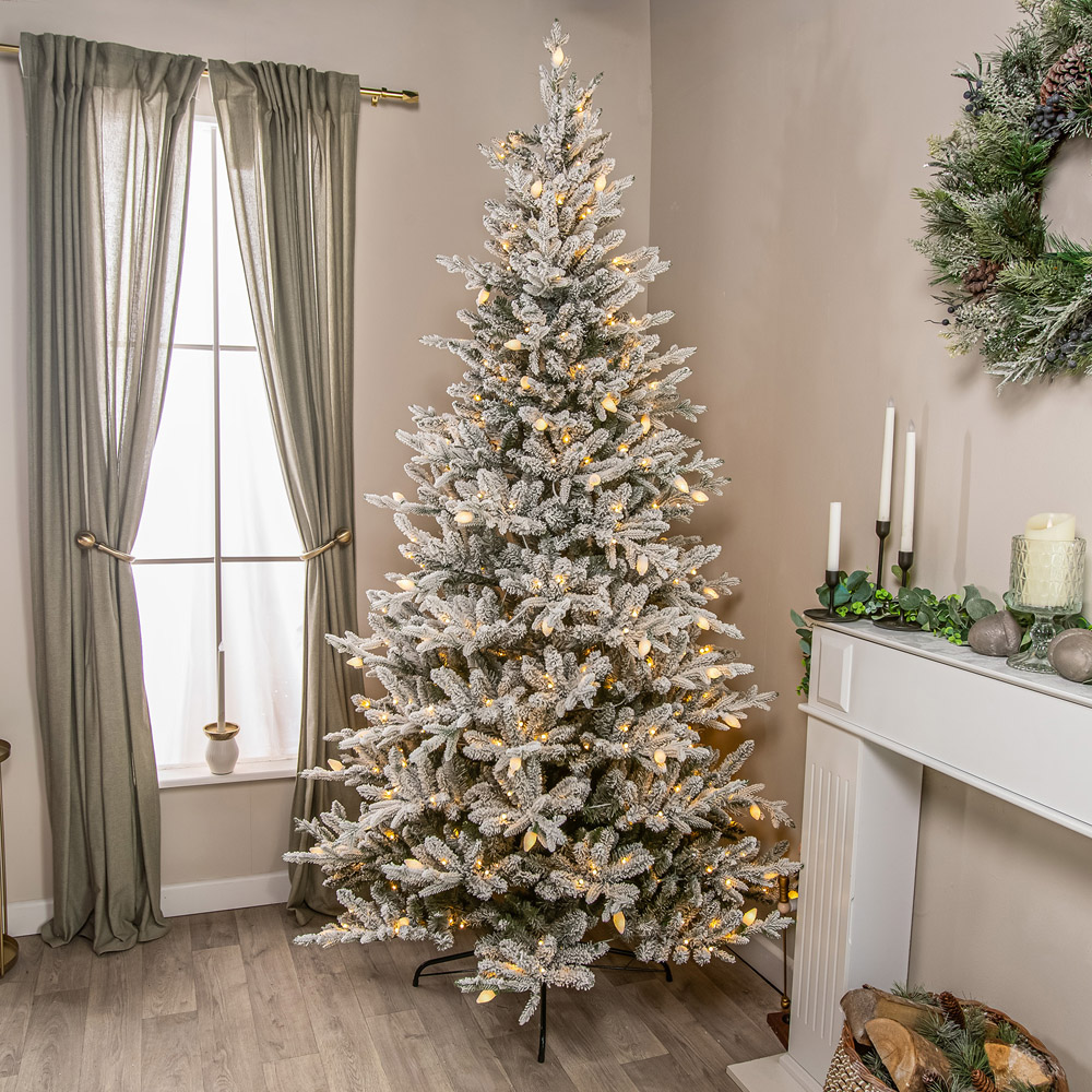 The Christmas Centre Pre-Lit Highgrove Artificial Xmas Tree 6.5ft Image 8