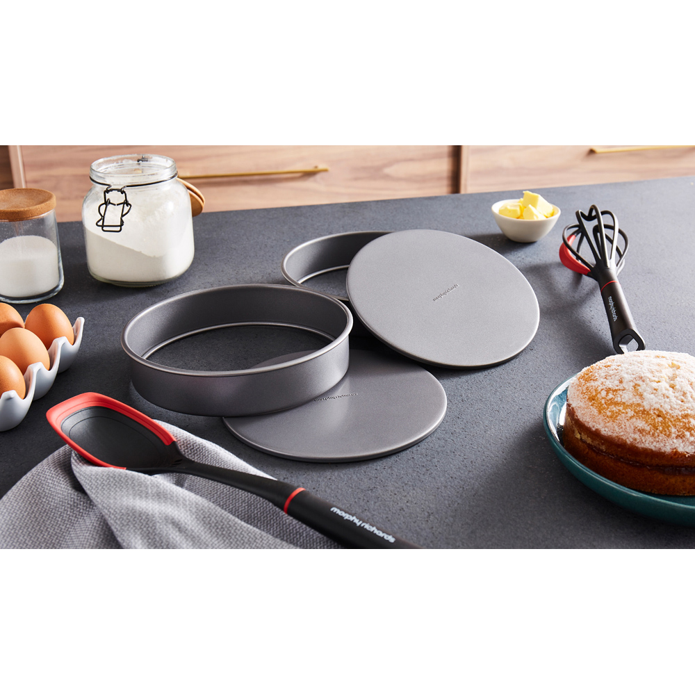 Morphy Richards Loose Base Shallow Cake Tin 2 Pack Image 4