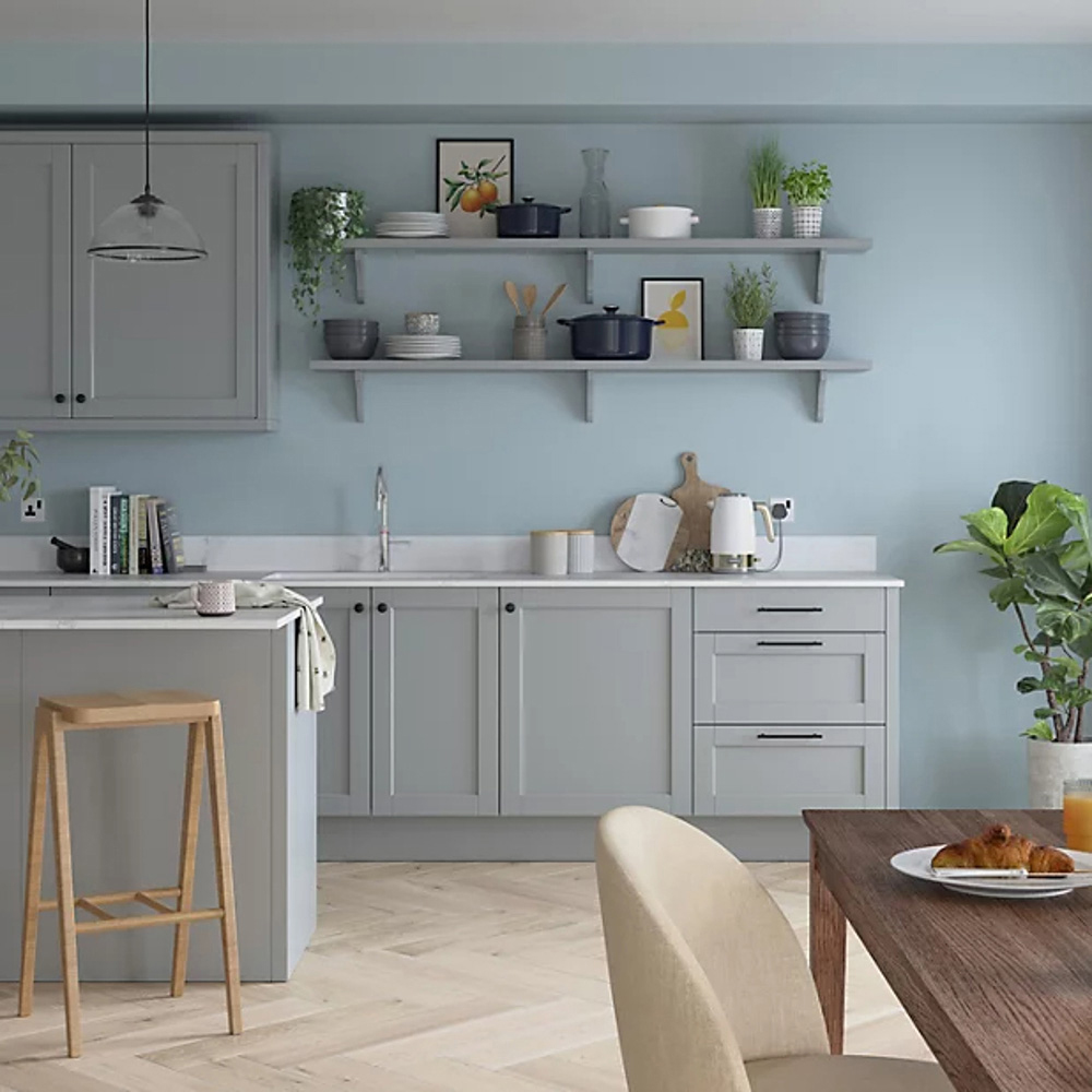 Dulux Trade Coastal Grey Walls and Ceilings Vinyl Matt Paint 5L Image 4