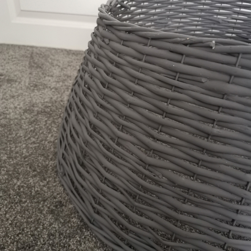 Samuel Alexander Medium Dark Grey Willow Christmas Tree Skirt 26 x 58cm Image 4