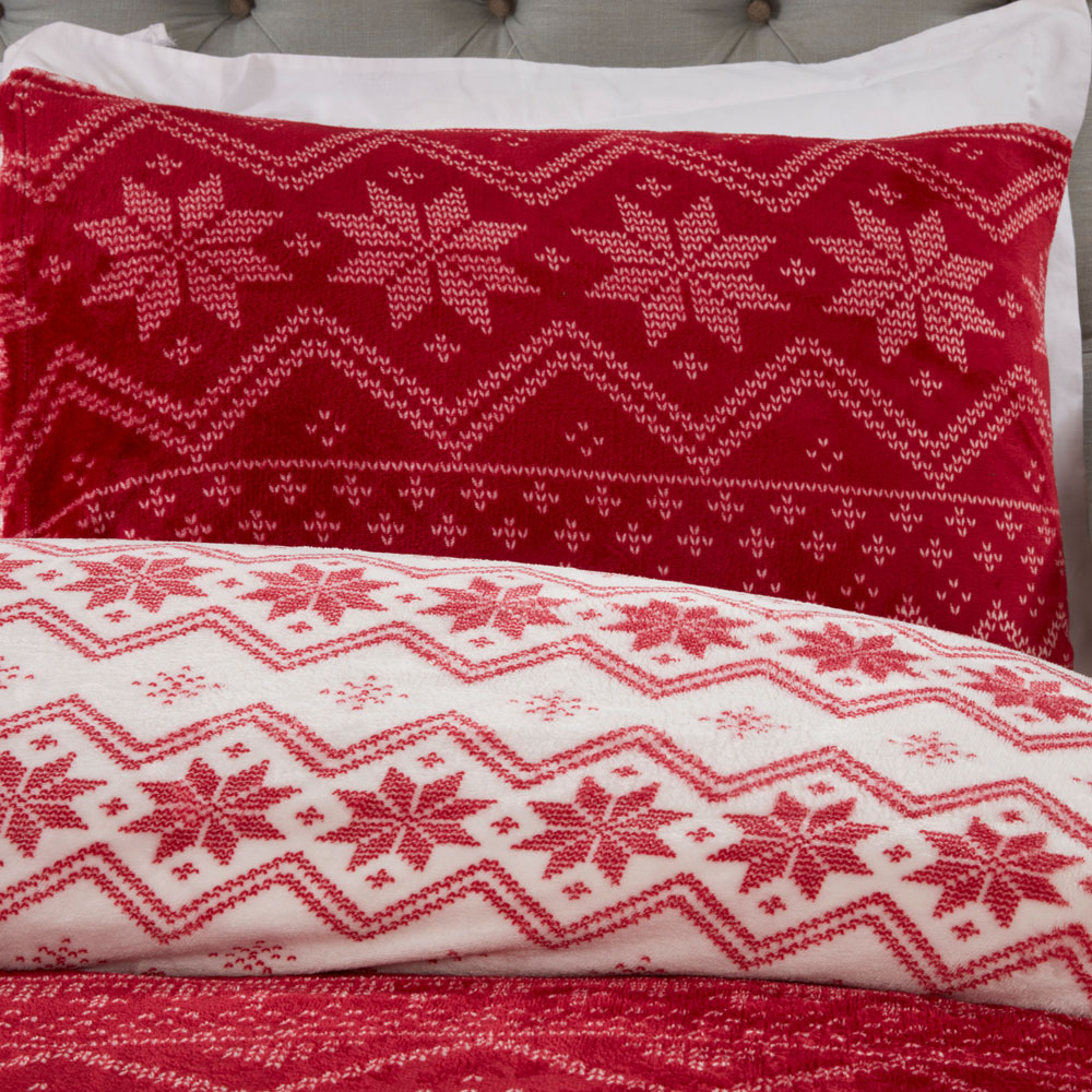 Smart Living Super King Size Red Fairisle Fleece Duvet Set Image 5