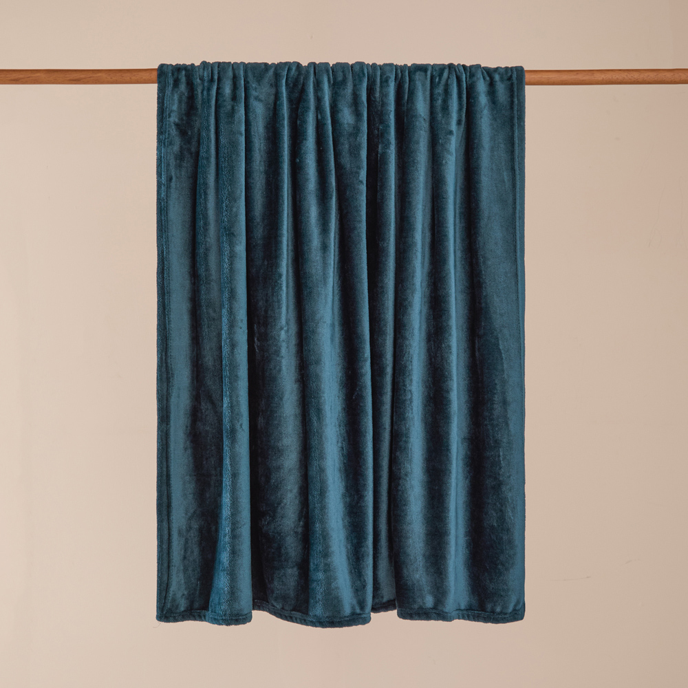 Furn Harrow Midnight Fleece Throw 140 x 180cm Image 2