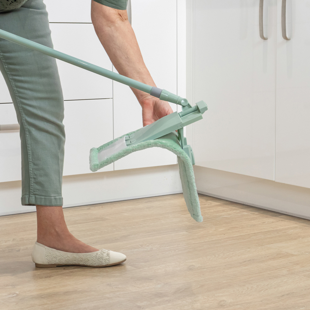 JVL Cleaning Green Extendable Microfibre Mop Image 7