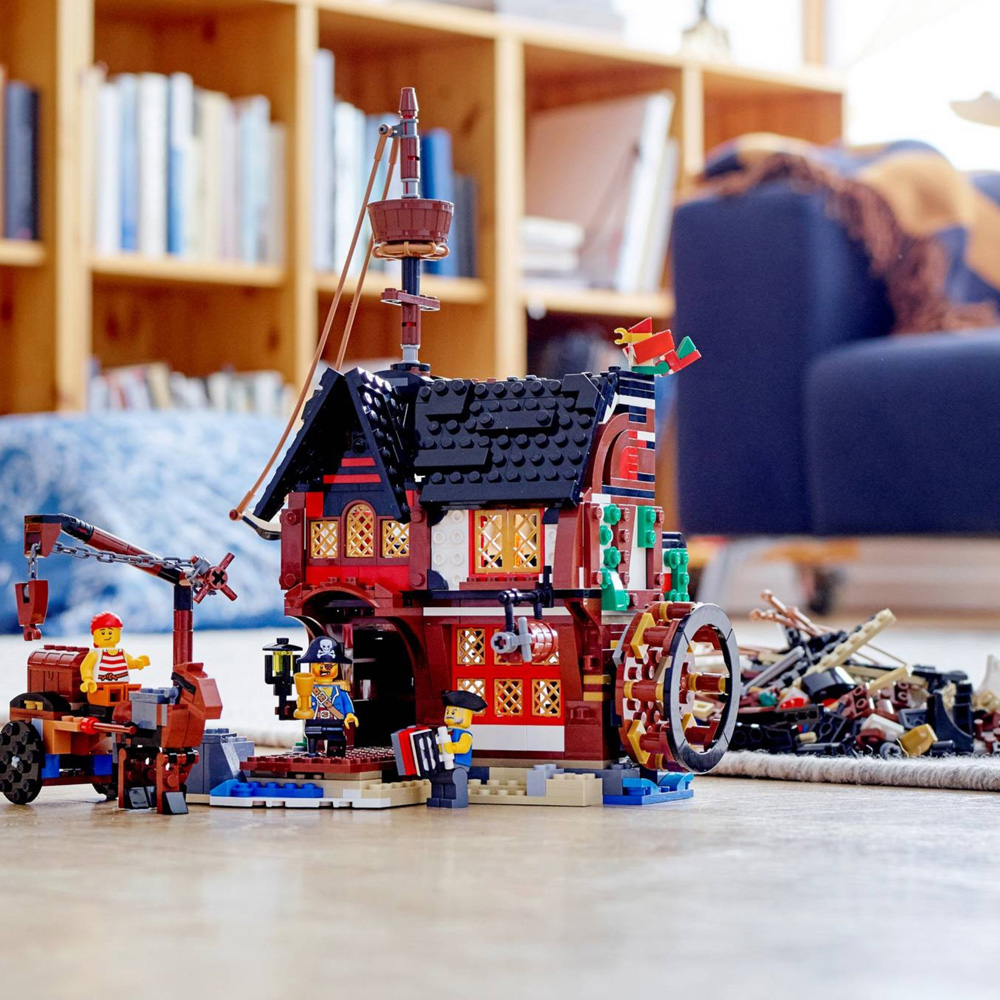 LEGO Creator 31109 Pirate Ship Building Set 1260 Piece Image 9