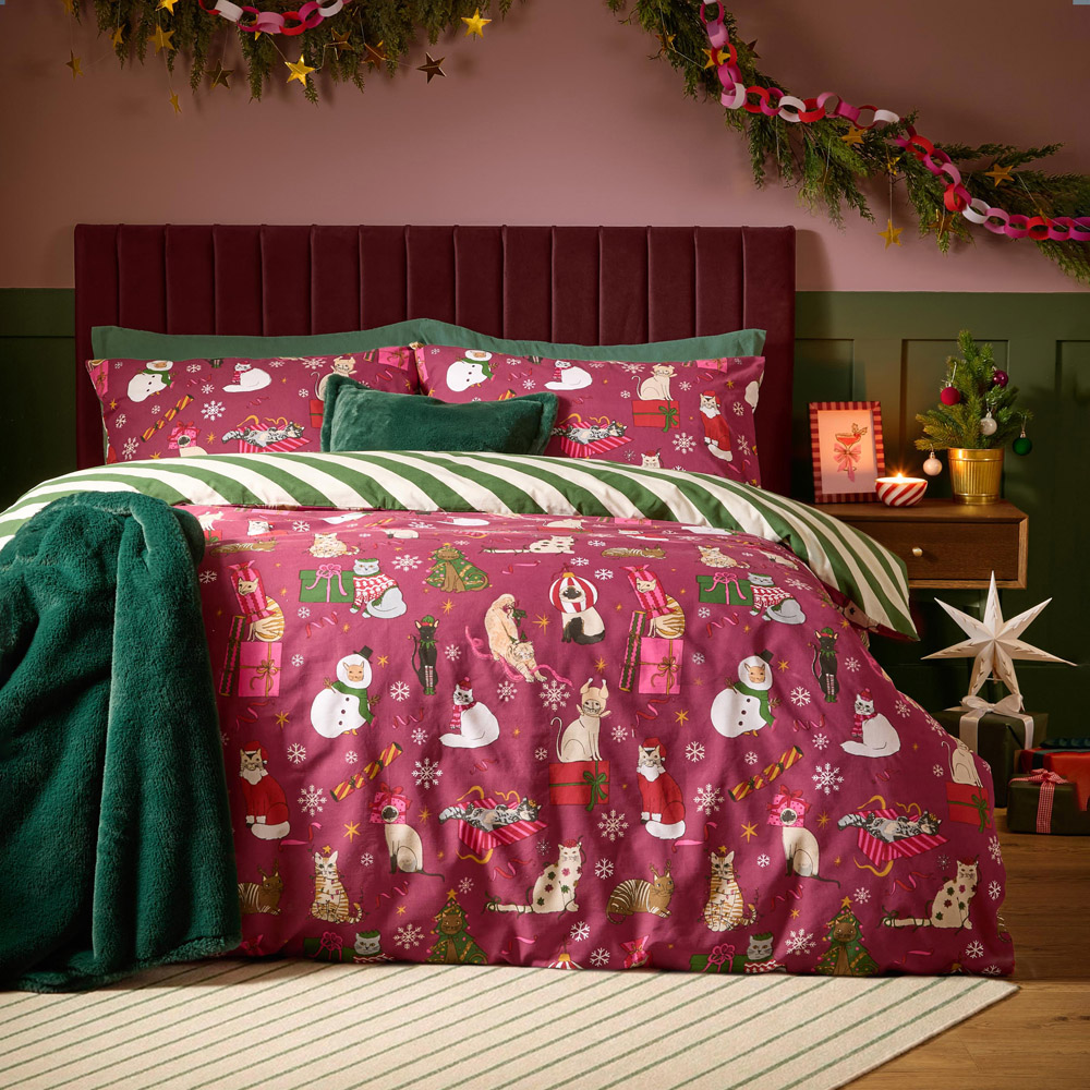Furn Christmas Purrgundy King Size Feline Reversible Duvet Cover Set Image 1