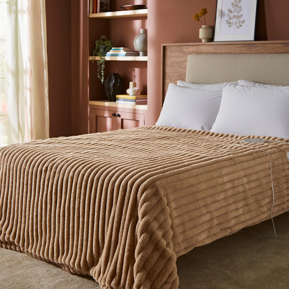Morphy Richards Mocca Flannel Fleece and Striped Faux Fur Heated Electric Throw 160 x 130cm Image 2
