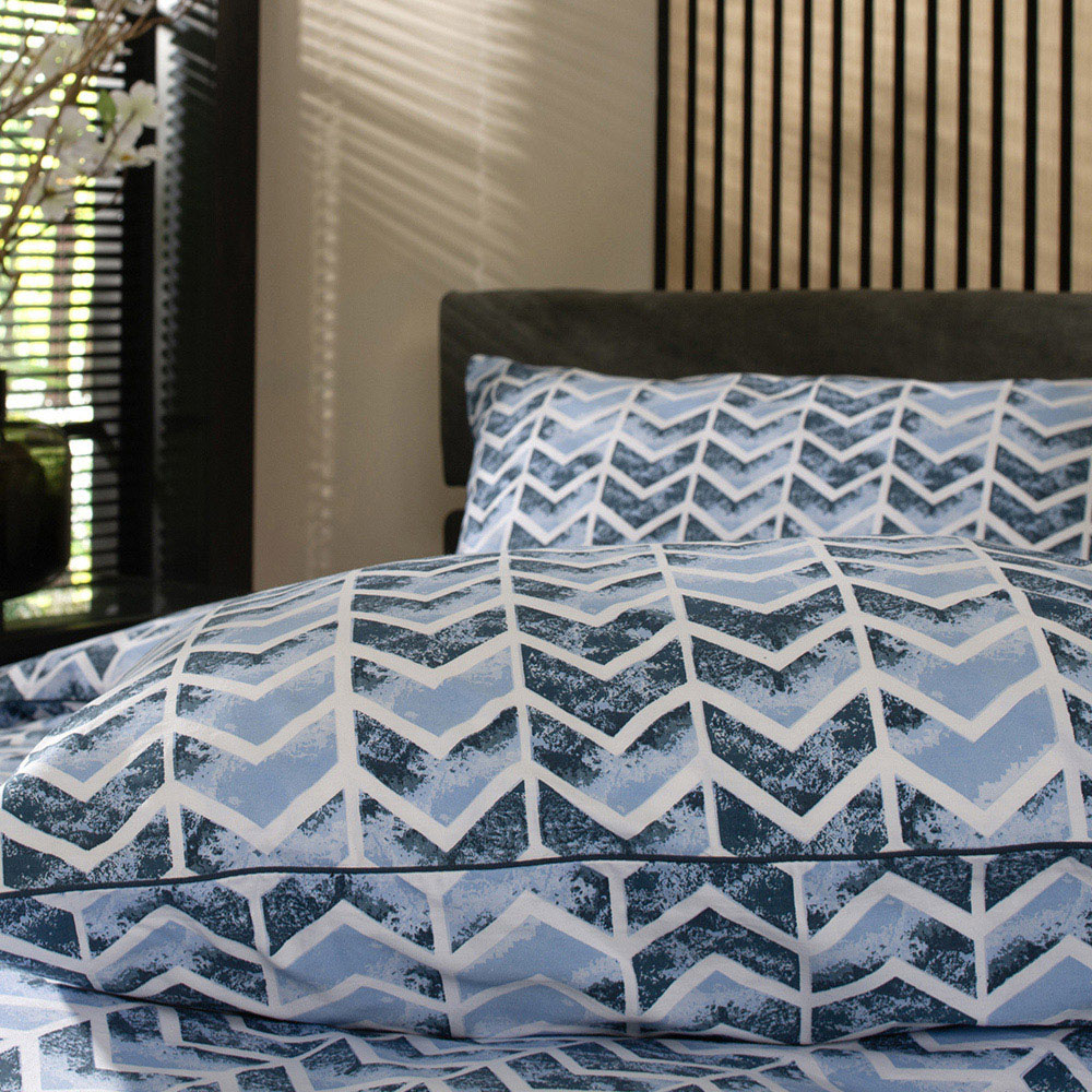 The Lyndon Company Chevron Super King Size Blue Duvet Set Image 2