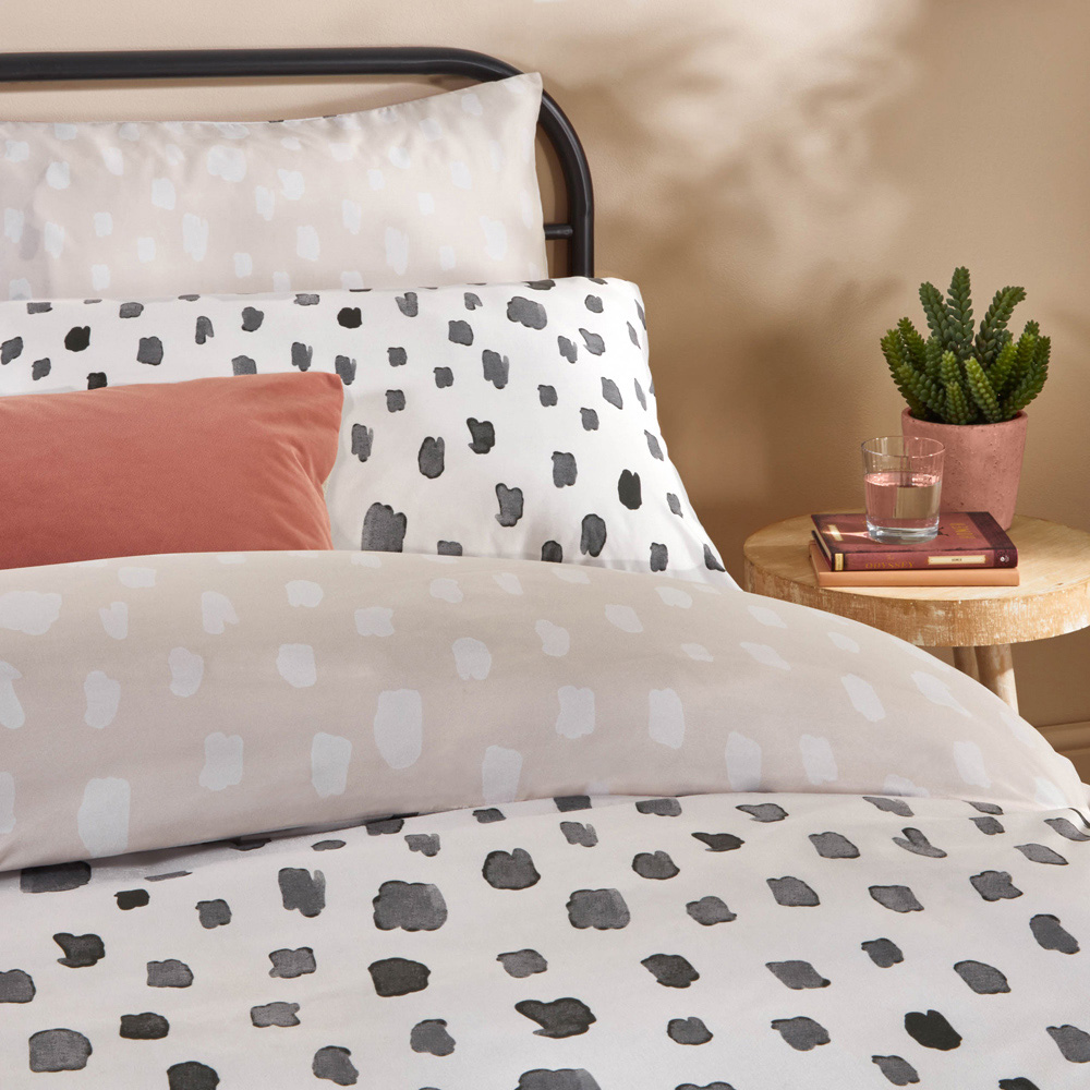 Duvet Day Robi Double Cream Printed Duvet Set Image 2