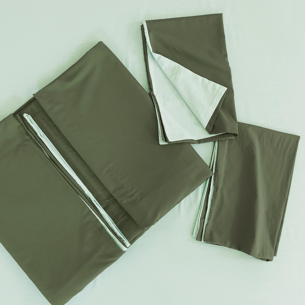 MHG Living Super King Size Forest Green Reversible Duvet Set Image 2