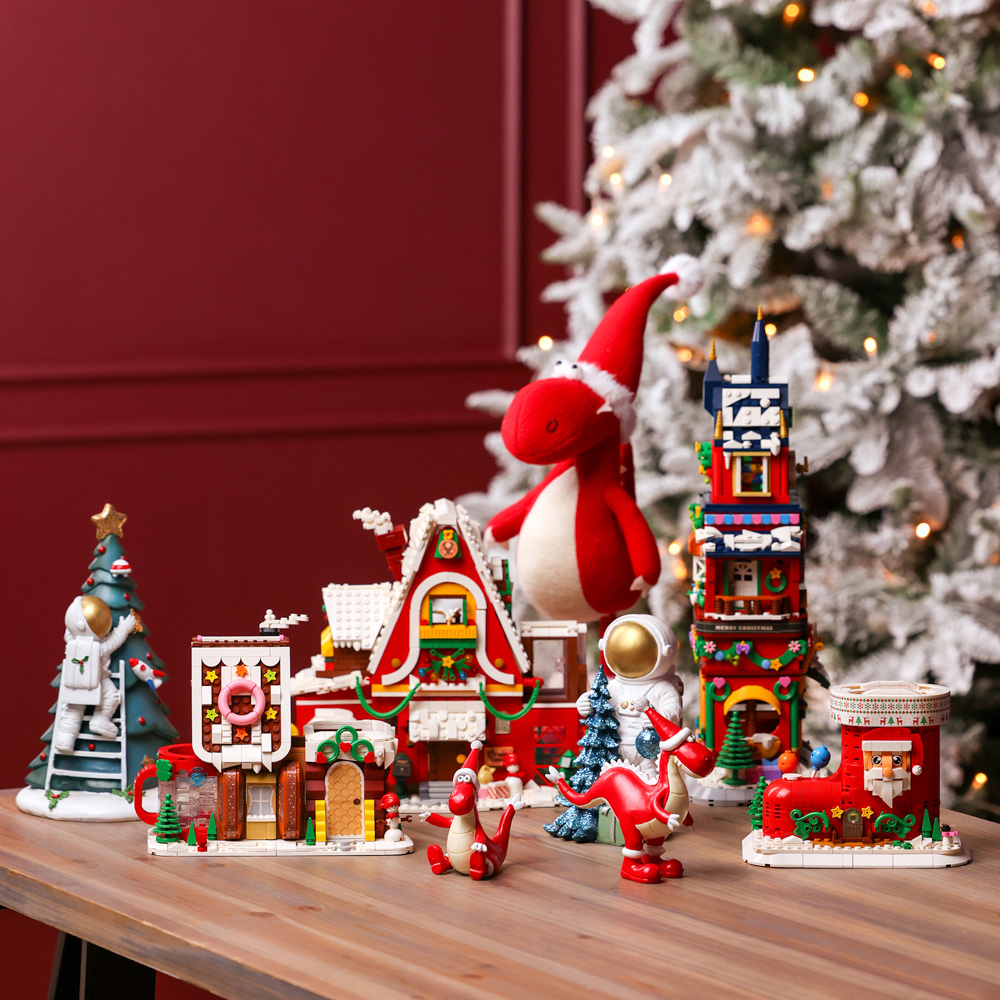 The Seasonal Gift Co. Toy Shop 628 Piece Kids Gingerbread House Brick Building Set Image 3