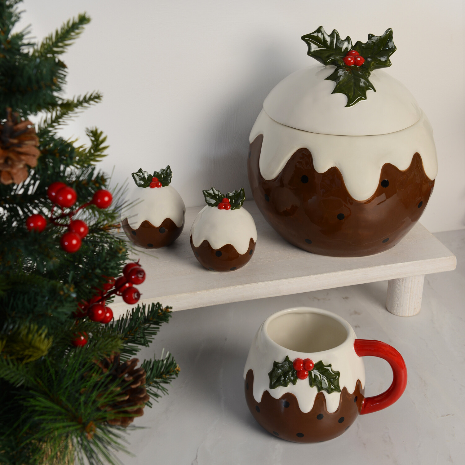 Salt and Pepper Christmas Pudding Shakers Brown Image 4