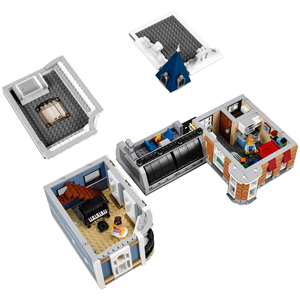 LEGO 10255 Assembly Square Set 4002-Piece Image 5
