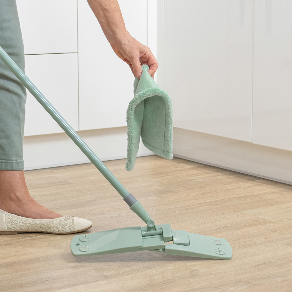 JVL Cleaning Green Extendable Microfibre Mop Image 8