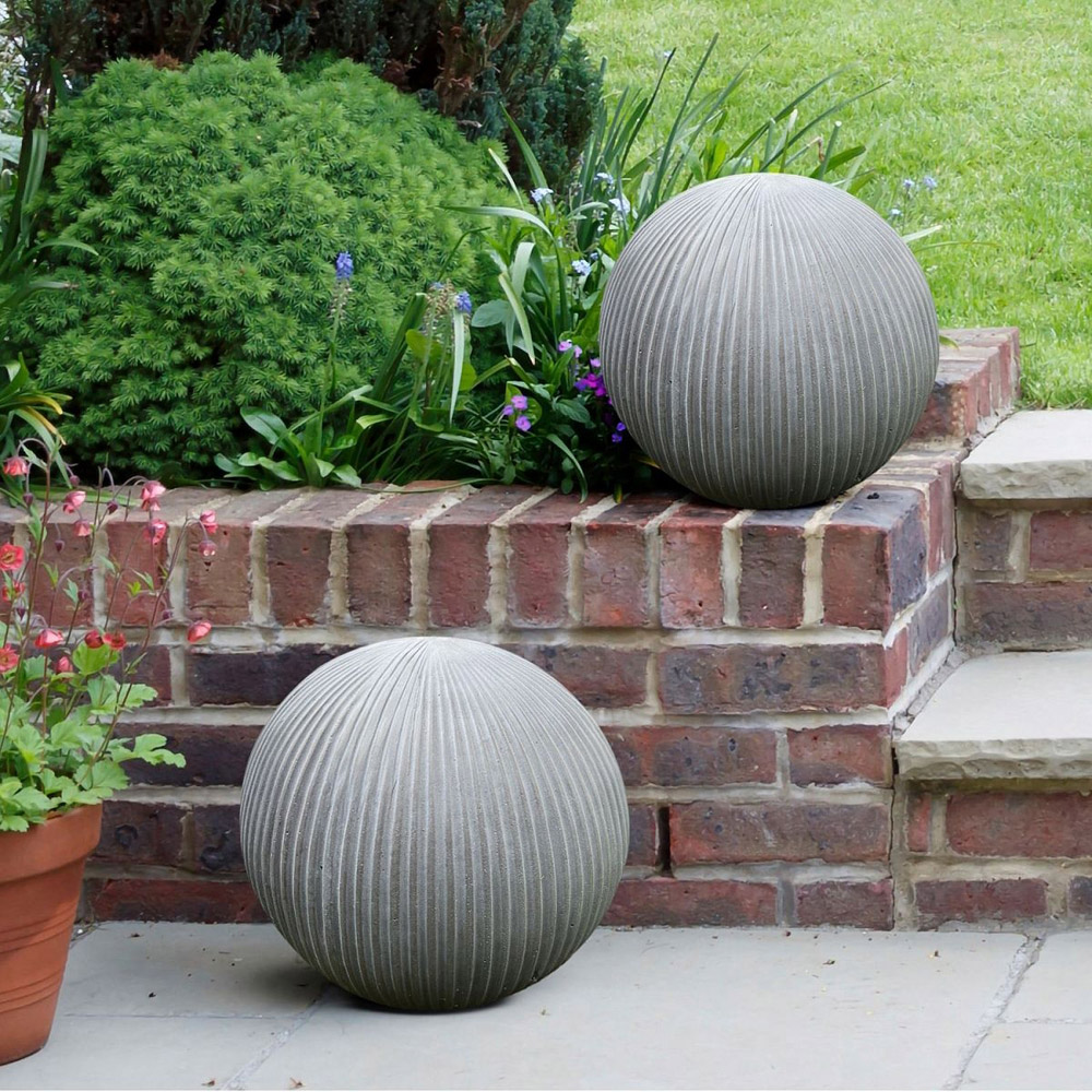 wilko Vertical Ribbed Light Grey Outdoor Decorative Ball 29.5cm Image 2