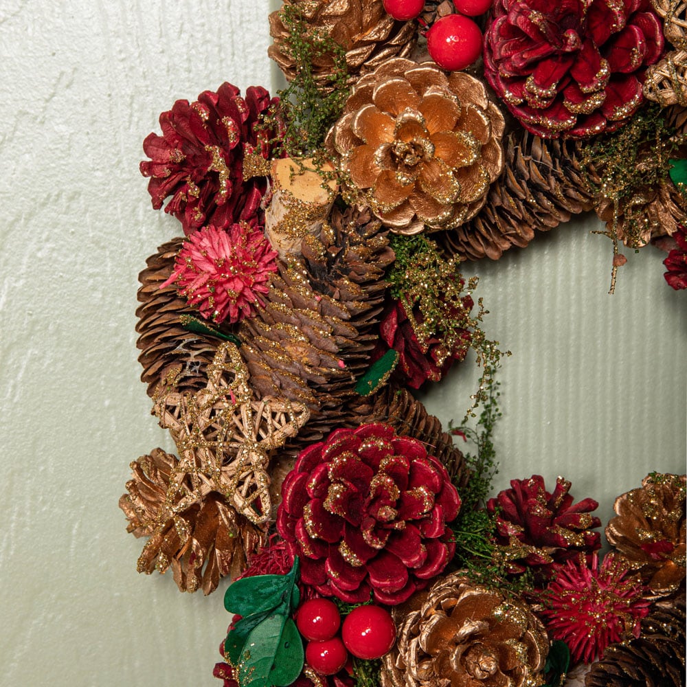 Samuel Alexander Red Wreath with Berries and Pinecones 30cm Image 6