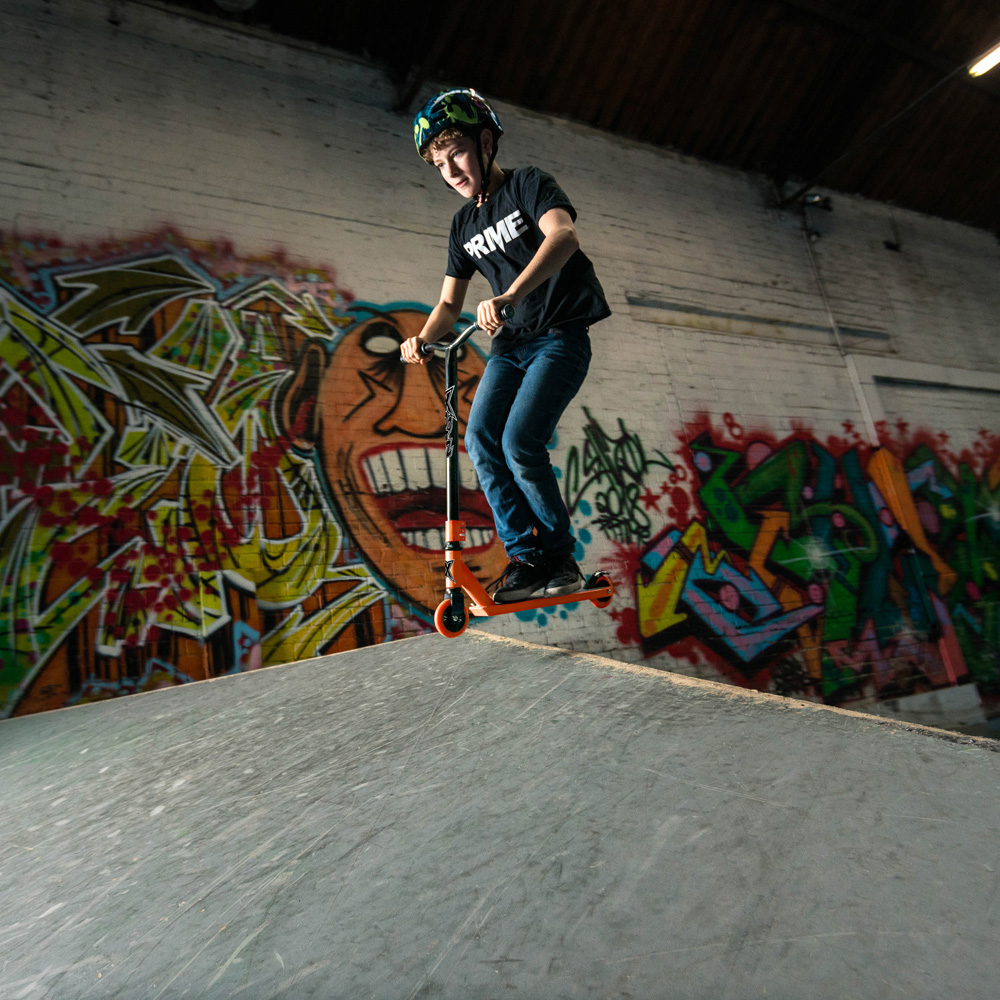 Xootz Y Orange Bar Magma Kids and Teen Stunt Scooter Image 2