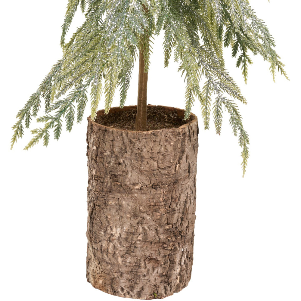 Scandi Tree on Log Decoration Image 3