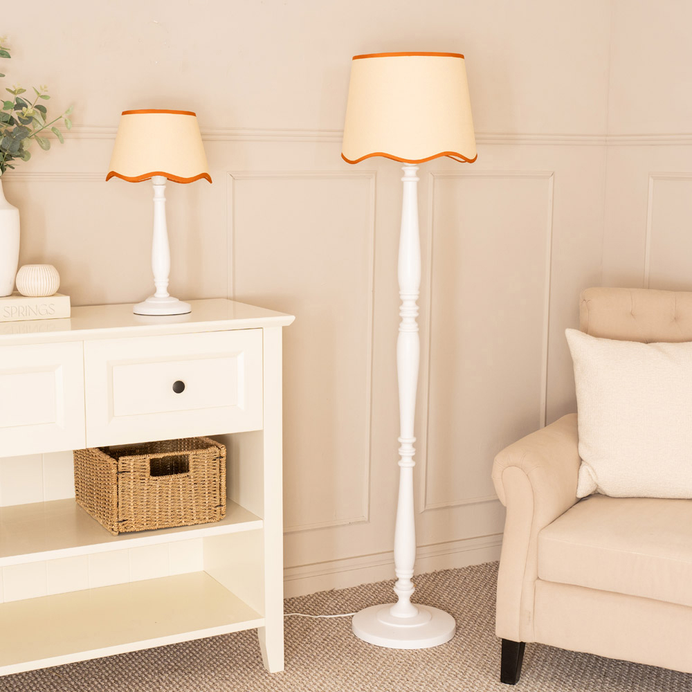 ValueLights Victoria Scallop Rust Edge Shade White Wood LED Floor Lamp Image 4