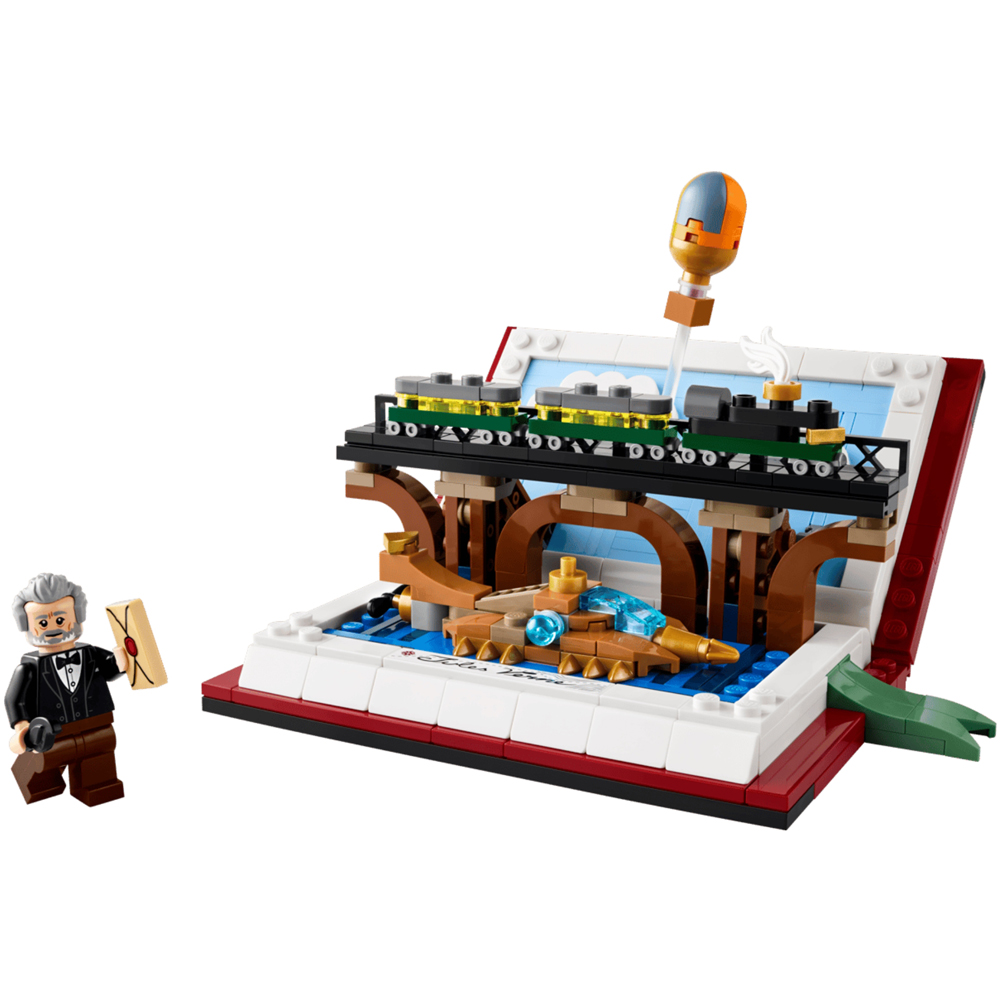 LEGO 40690 Tribute to Jules Verne's Books Set 351 Piece Image 2