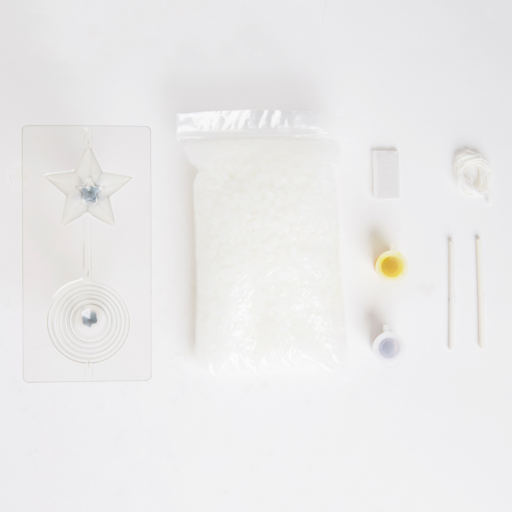Bee & Bumble Multicoloured Make Your Own Candles Craft Kit Image 3