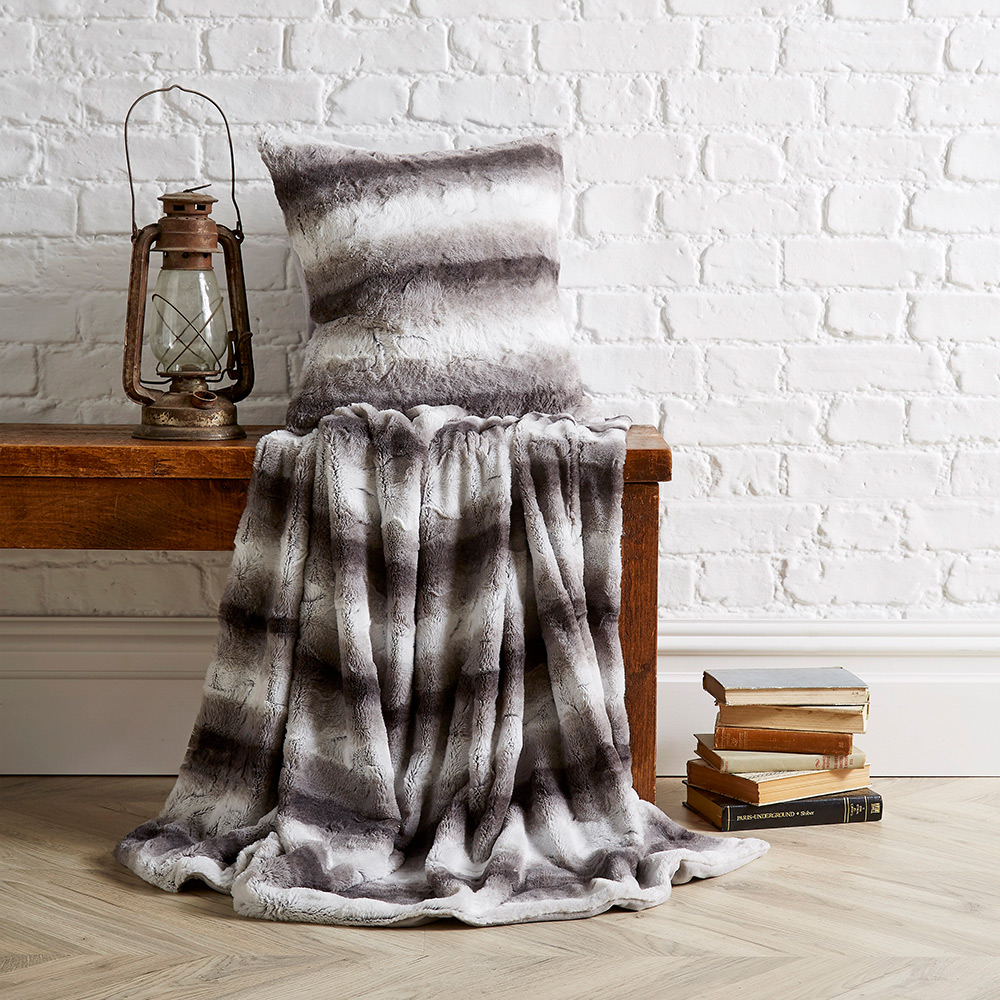 Bellissimo Grey Faux Fur Throw 130 x 180cm Image 2