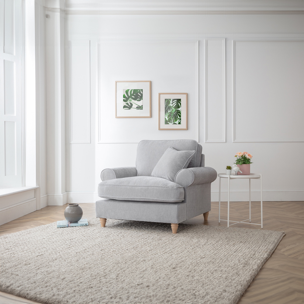 The Victoria Ice Armchair Image 4