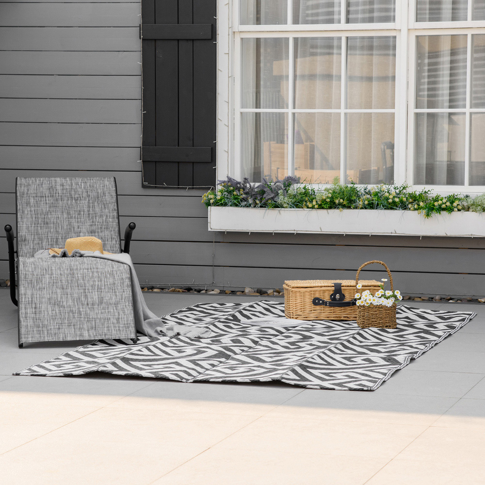 Outsunny Black and White Reversible Outdoor Rug 152 x 243cm Image 3