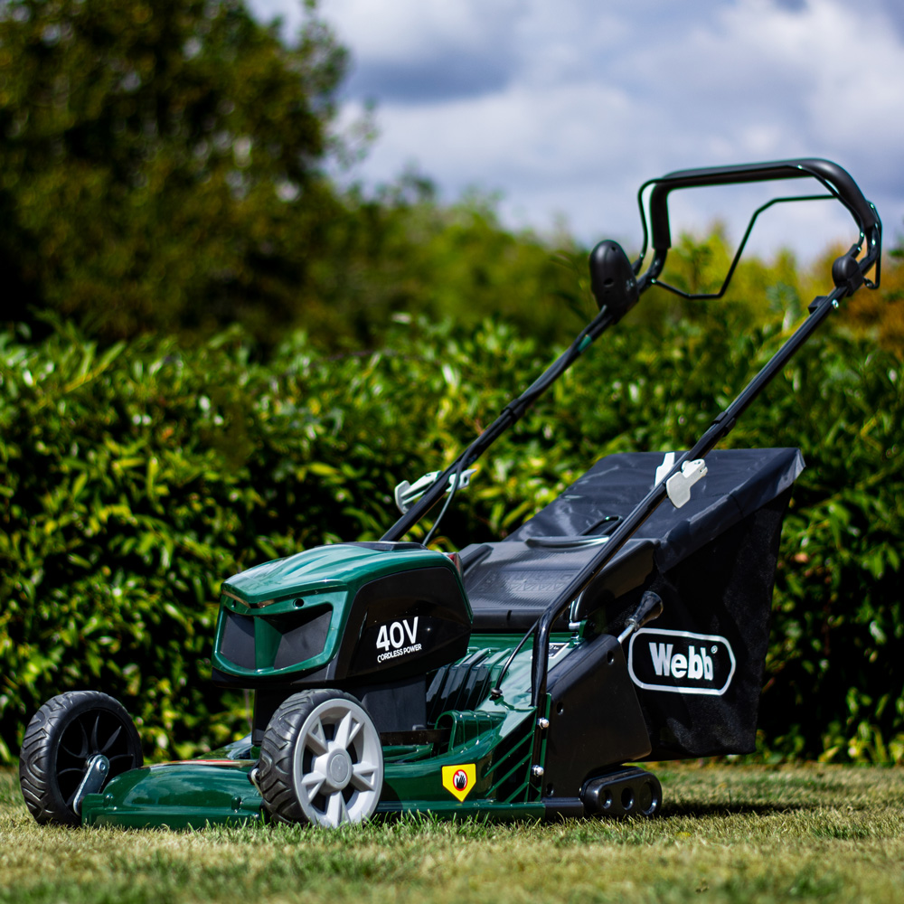 Webb 43cm 40V Self Propelled Cordless Petrol Rear Roller Rotary Lawn Mower Image 2