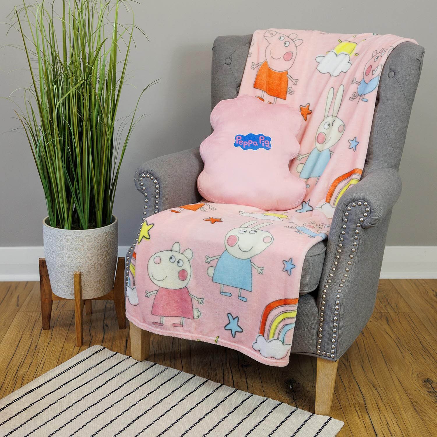 Peppa Pig Pink Fleece Kids Throw 150 x 100cm Image 4