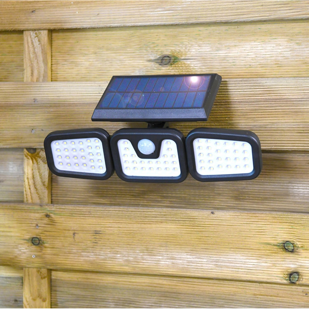 Garden Gear 74 LED Motion Sensor Super Bright Solar Security Light 2 Pack Image 4