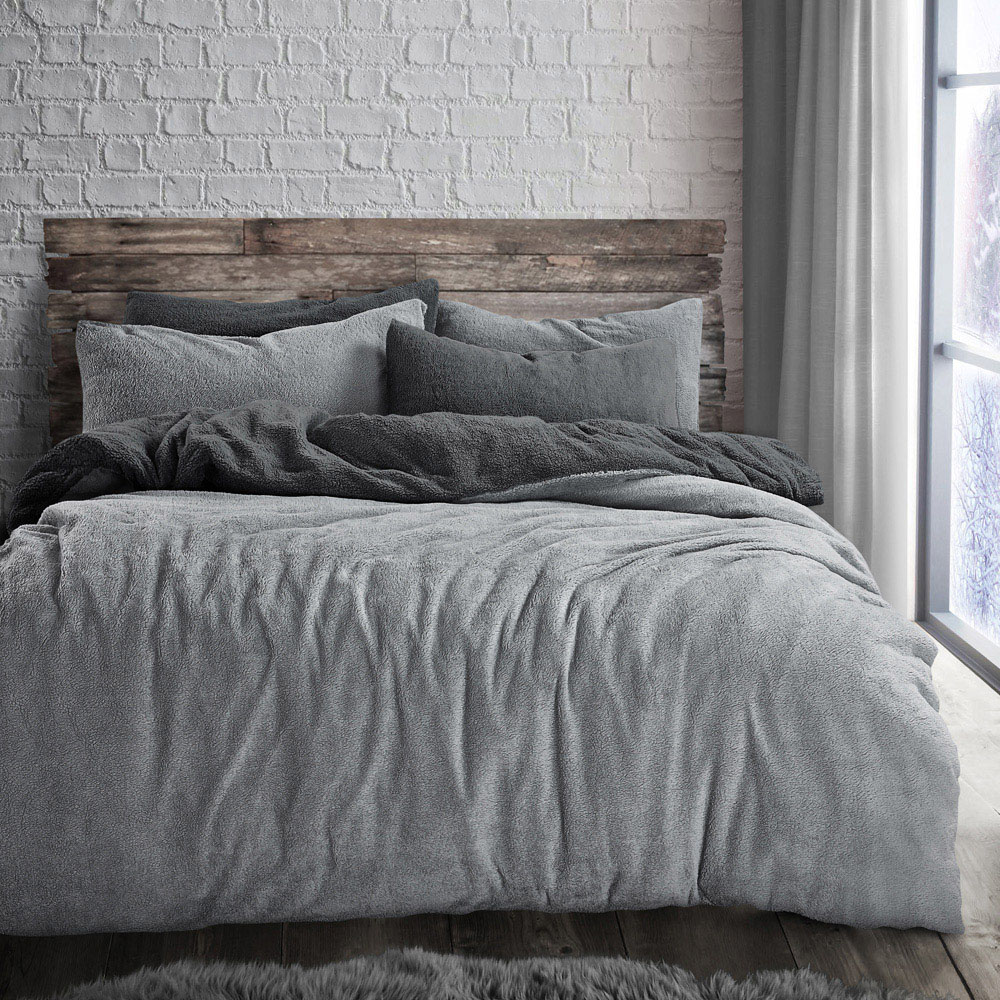 Velosso King Size Charcoal and Silver Teddy Fleece Reversible Duvet Cover Set Image 4