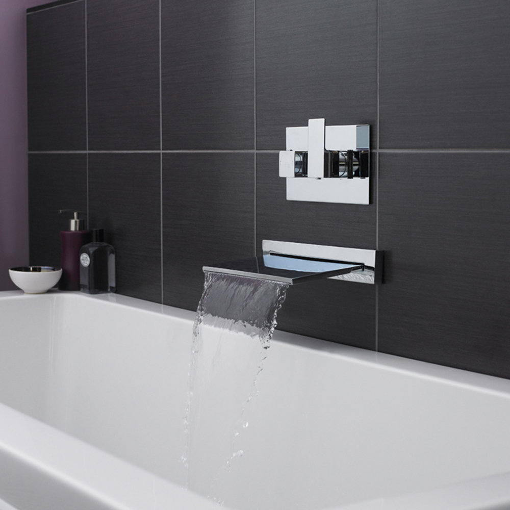 nuie Chrome Bath Filler Image 2