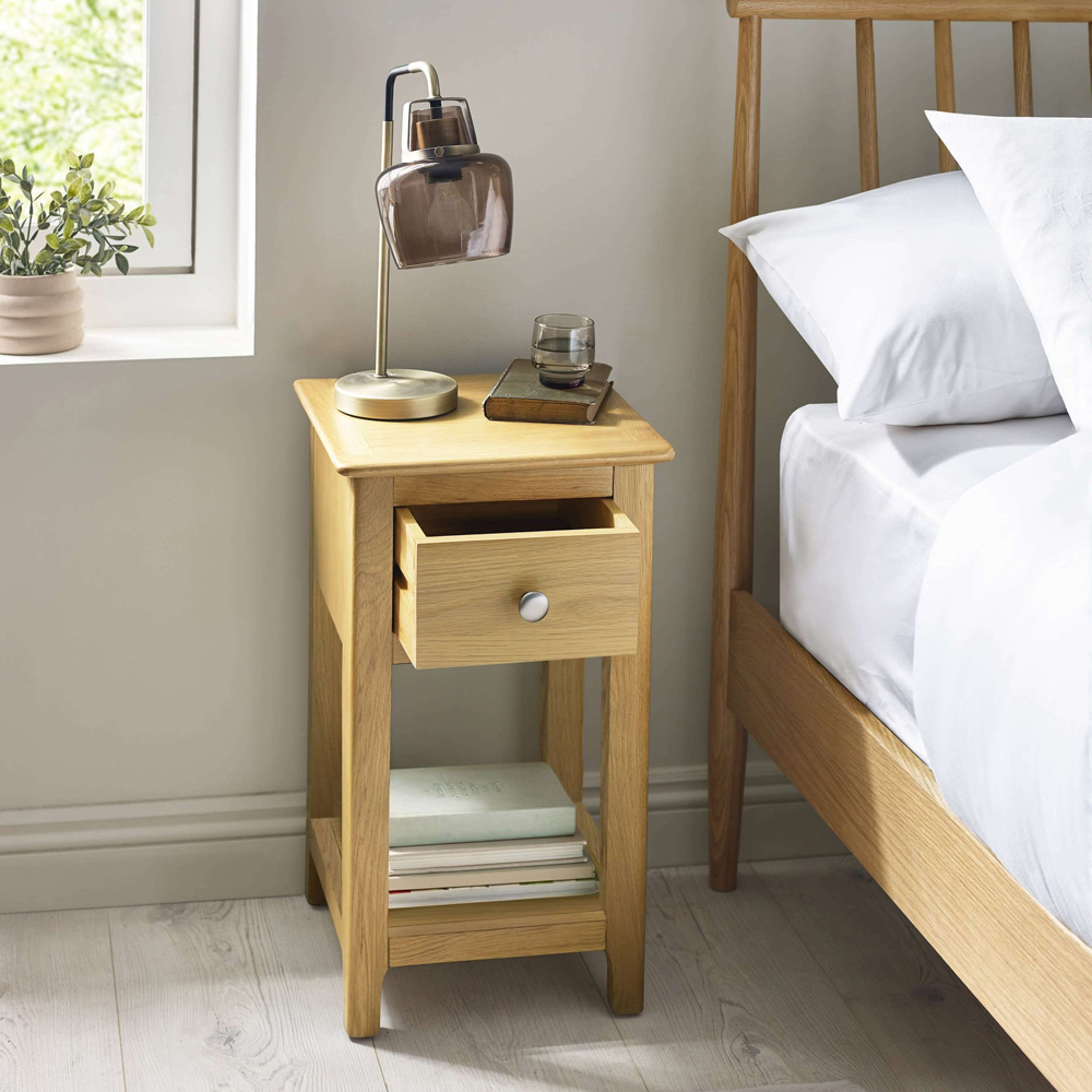 Julian Bowen Somerset Single Drawer Single Shelf Oak Compact Bedside Table Image 9